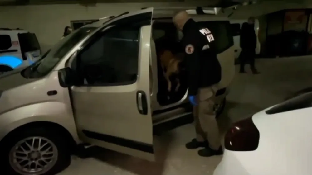 Bolu’da Uyuşturucu Operasyonu: Kilolarca Madde Ele Geçirildi, 17 Şüpheli Yakalandı