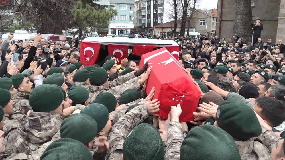 Samsunlu Şehit Polis Emre Albayrak, Görev Arkadaşlarının Omzunda Uğurlandı