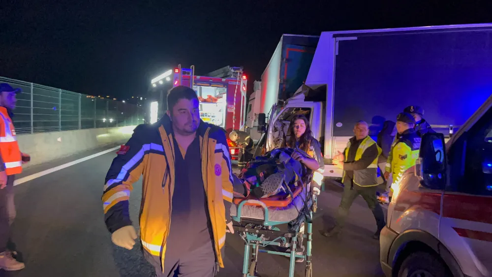 İstanbul TEM Otoyolu’nda zincirleme kaza: 4 yaralı