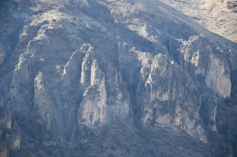 Şırnak’ta Peri Bacalarını Andıran Doğal Güzellik Keşfedildi