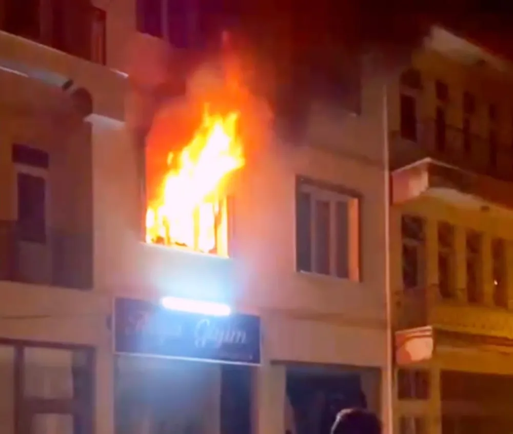 Aksaray’da Apartman Dairesinde Yangın: Yeni Evli Çift Tahliye Edildi