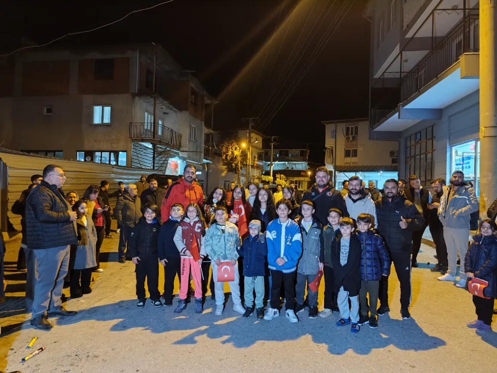 “Dünya Şampiyonu Zehra’ya Mahallesinde Coşkulu Karşılama”