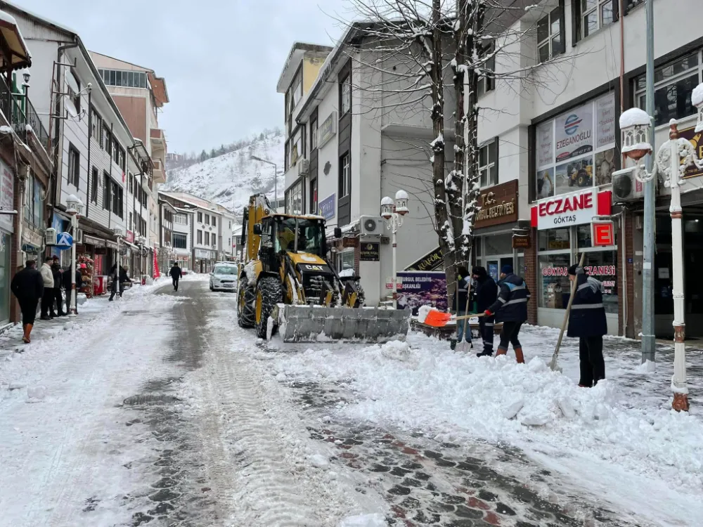 Murgul Belediyesinden Yoğun Kar Yağışına Karşı Kararlı Mücadele