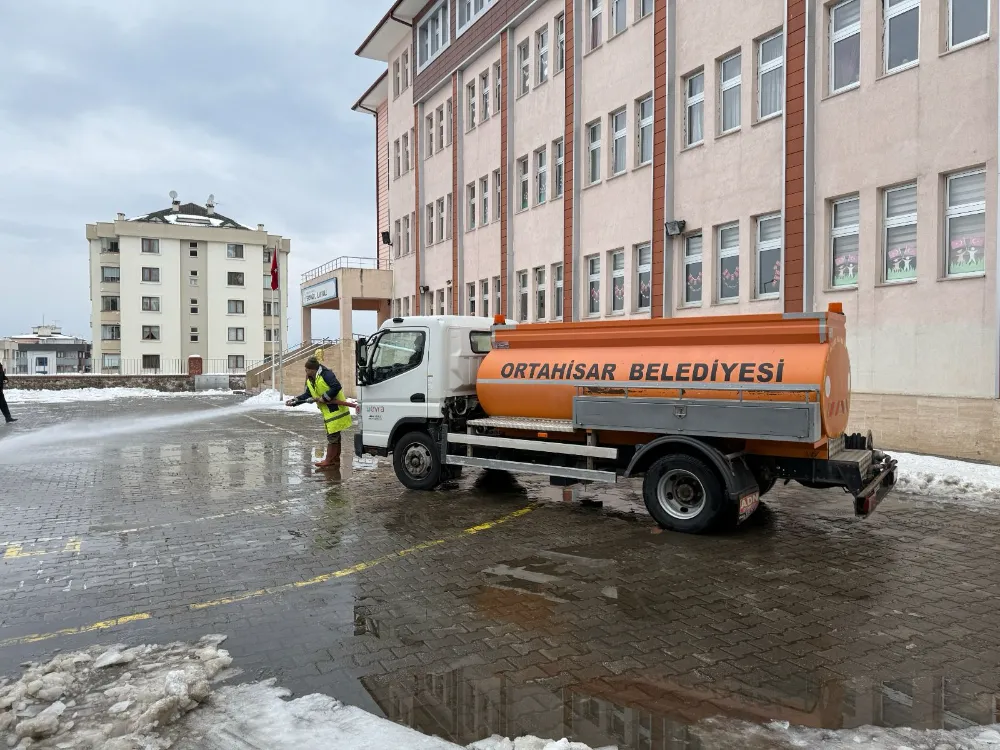 Ortahisar Belediyesi okul bahçelerini güvenli hale getirdi