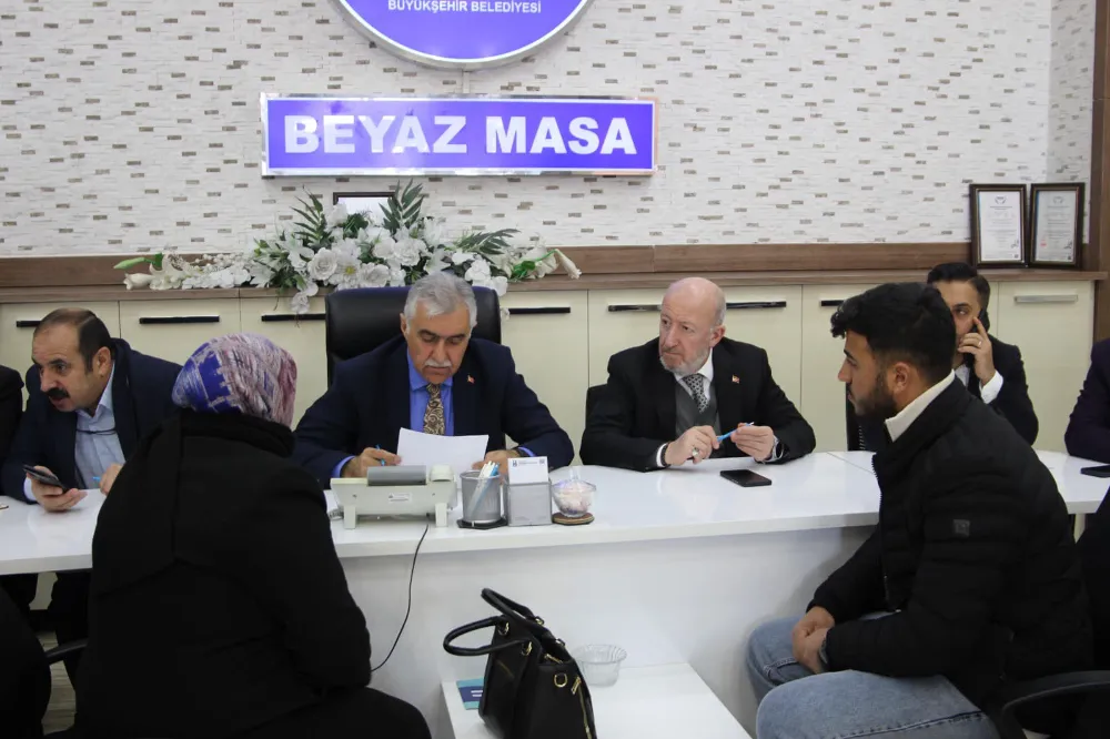 Erzurum Büyükşehir Belediyesi Halk Günü Buluşmalarında Vatandaşlarla Bir Araya Geldi