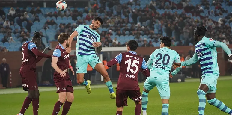 Trabzonspor, Çaykur Rizespor’u 5-2 Mağlup Ederek Çeyrek Finale Yükseldi