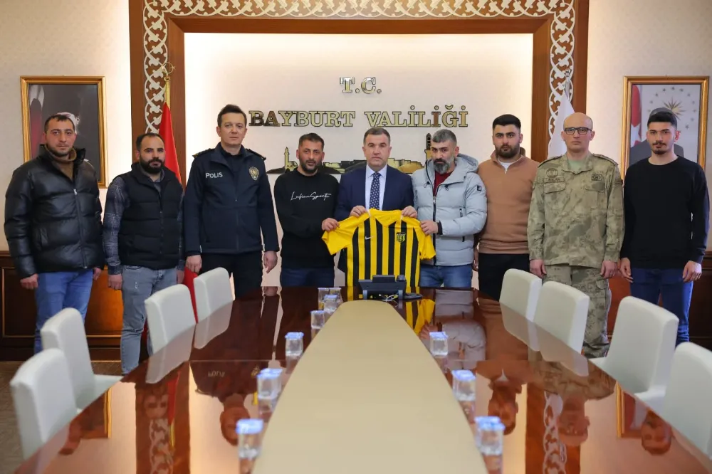 Bayburt Özel İdare Spor Taraftar Grubundan Vali Eldivana Ziyaret