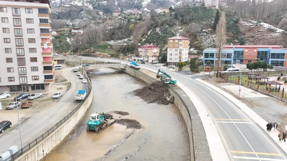 DSİ 22. Bölge Müdürlüğünden Rize Çayeli’nde Taşkın Öncesi Kapsamlı Dere Temizliği