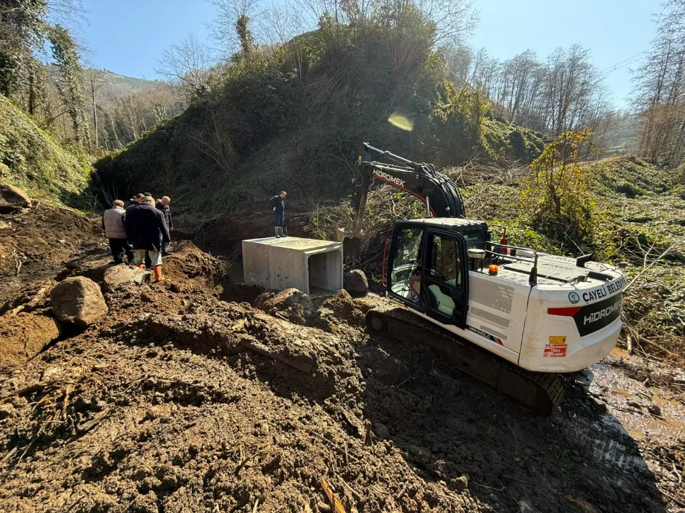 Çayeli Belediyesi,Limanköy Mahallesinde Alternatif Yol Güzergahında Çalışmalarını Sürdürüyor