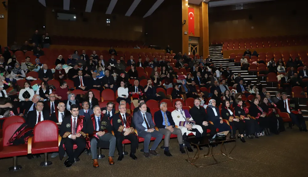 Atatürk Üniversitesi’nde 14 Mart Tıp Bayramı Coşkusu Akademisyen ve Öğrencilere Önlük Giydirildi