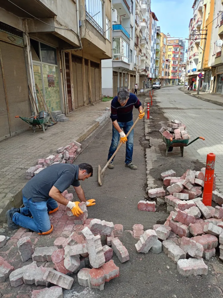 Beşikdüzü Belediyesi,Yol Bakım ve Onarım Çalışmalarına Devam Ediyor