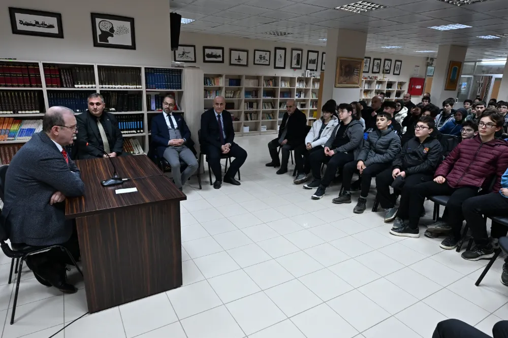 Karadeniz Teknik Üniversitesi Rektörü, Yomra Fen Lisesi Öğrencileriyle Buluştu