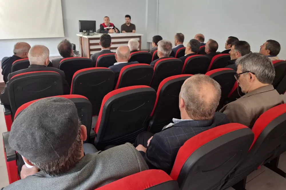 Tonya’da Zirai Don ve Kahverengi Kokarca ile Mücadele İçin Muhtarlar Bilgilendirildi