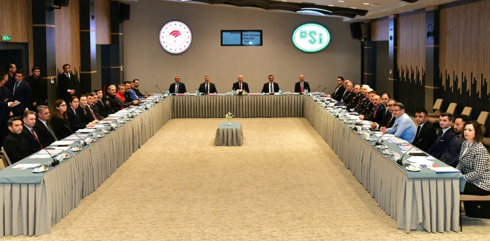  Artvin Vali Dr. Turan Ergün, Düzensiz Göçle Mücadele Koordinasyon Toplantısı’na Katıldı