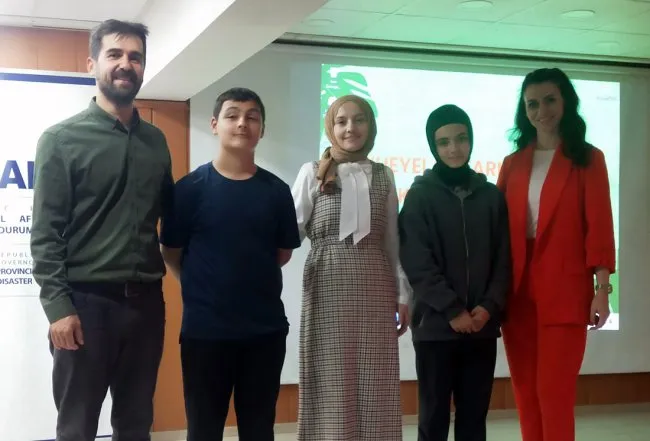 Salarha’da Güvenli Yaşam İçin Heyelan Farkındalığı Konferansı Düzenlendi