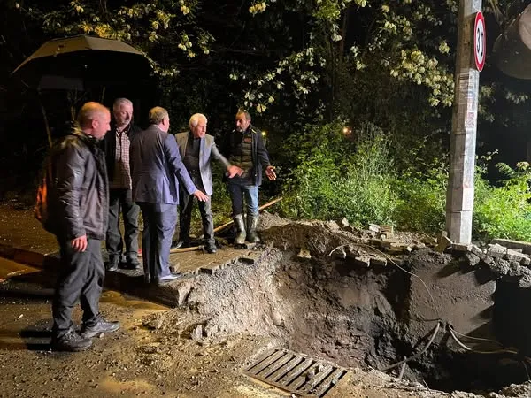 Başkan Ataselim Su Arızasını Yerinde İnceledi