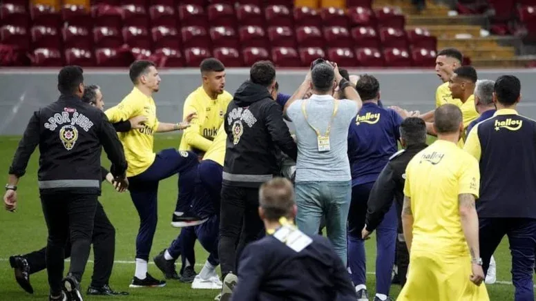 Fenerbahçe’li Yıldızlara Mahkemeden Zorla Getirme Kararı