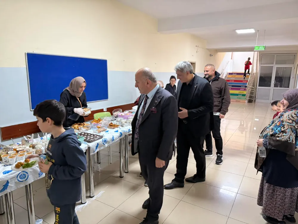 Çayeli’nde Kermes Coşkusu Başkanlar, Öğrencilerle Birlikte Oldu