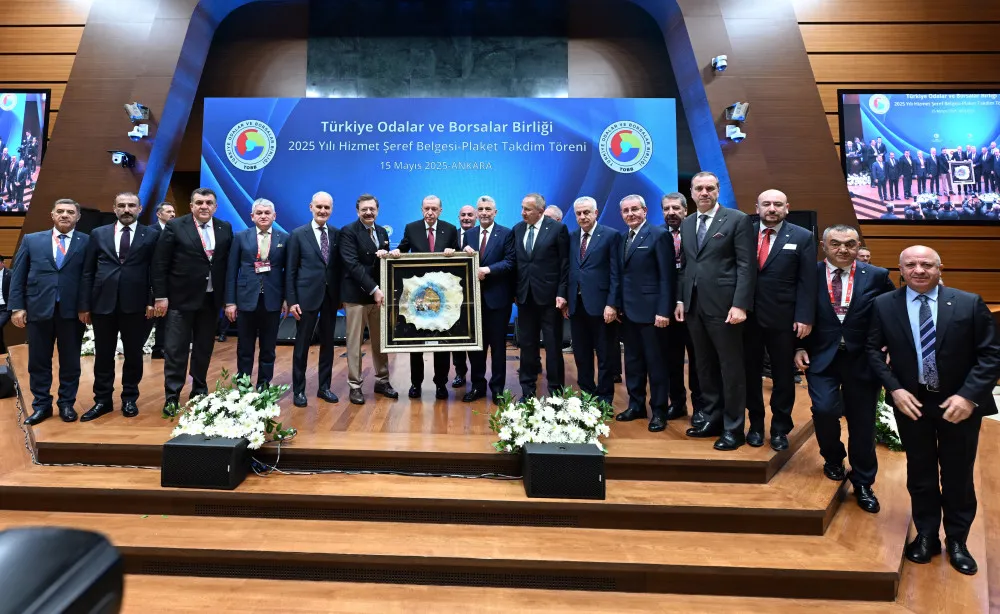 Rize TSO, TOBB 2025 Hizmet Şeref Belgesi ve Plaket Töreni’nde Yer Aldı