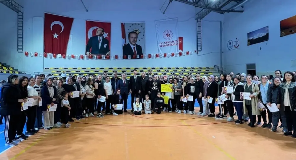 “Evinin Sultanları” Voleybol Turnuvası Final Heyecanı Arhavi’de Yaşandı