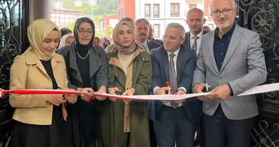 Güneysu Halk Eğitim Merkezi Yıl Sonu Sergisi ve Belge Töreni