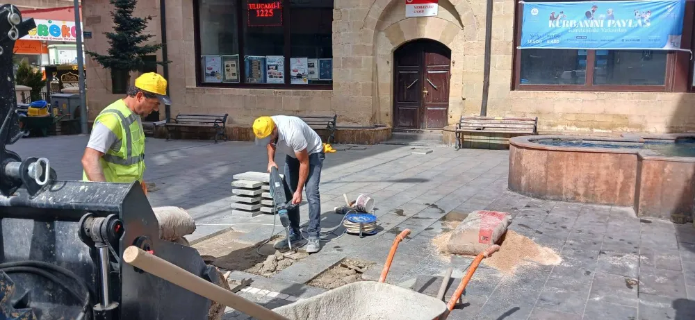 Bayburt’ta Yeni Bağlantı Yolu ve Kaldırım Tamirat Çalışmaları Devam Ediyor