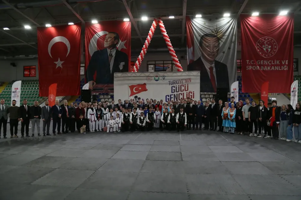 Rize’de 19 Mayıs Atatürk’ü Anma, Gençlik ve Spor Bayramı Coşkuyla Kutlandı