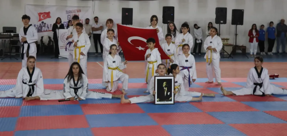Yusufeli’nde 19 Mayıs Bayramı Gurur ve Heyecanla Kutlandı