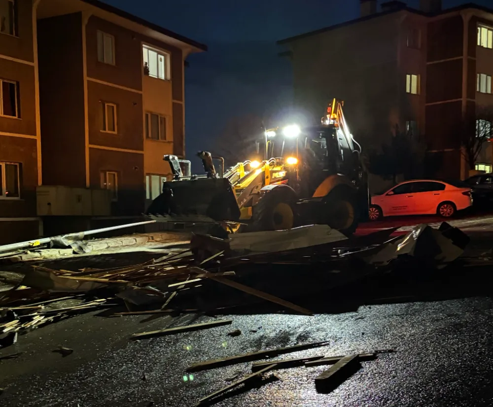 Bayburt Belediyesi’nden Şiddetli Rüzgara Hızlı Müdahale