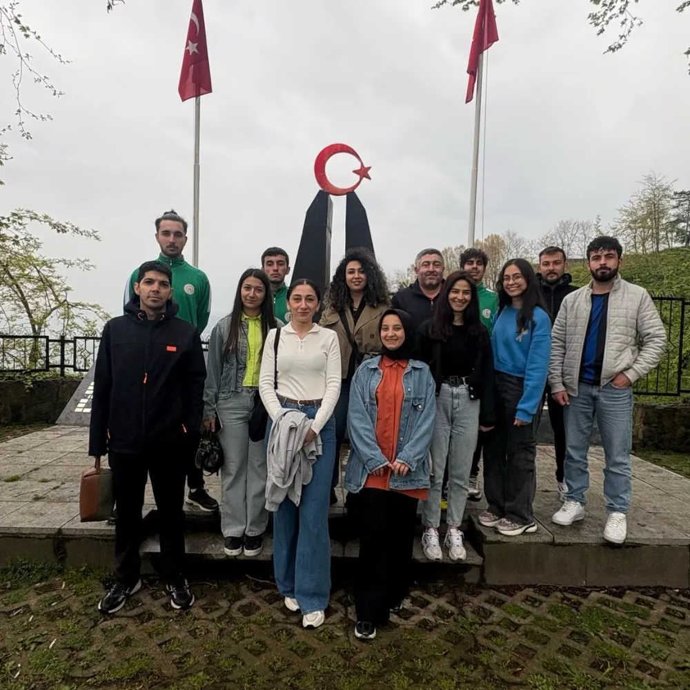 Artvinli Öğrenciler Giresun’daki Masa Tenisi Turnuvasında Spor ve Kültürü Buluşturdu
