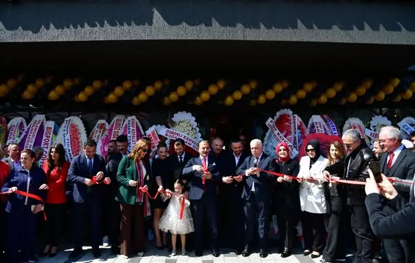 Vakfıkebir’de Bayramefendi Osmanlı Kahvecisi Vali Aziz Yıldırım’ın Katılımıyla Açıldı