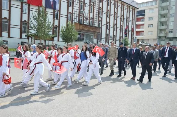 İspir’de 19 Mayıs Coşkusu Büyük Bir Katılımla Kutlandı