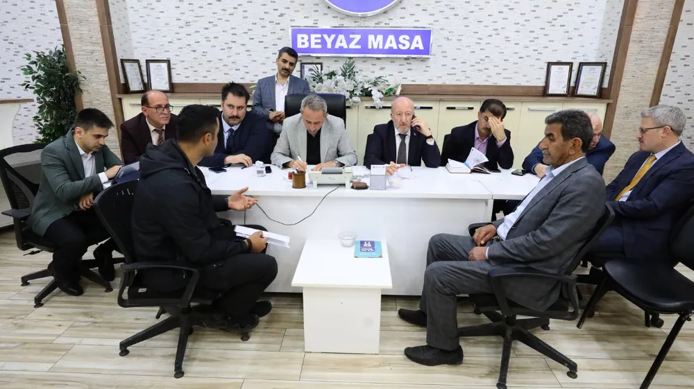 Erzurum Büyükşehir Belediyesi Halk Günü Buluşmalarıyla Vatandaşların Taleplerini Dinliyor