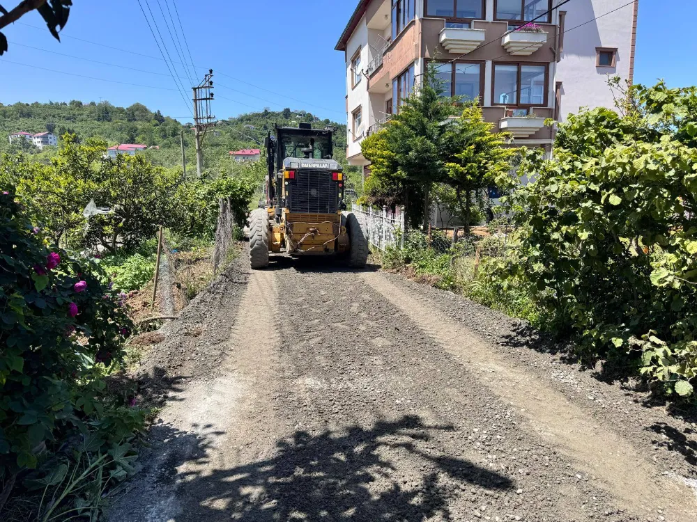  Beşikdüzü’nde Yol Çalışmaları Hız Kesmiyor Üç Bölgede Onarım Devam Ediyor