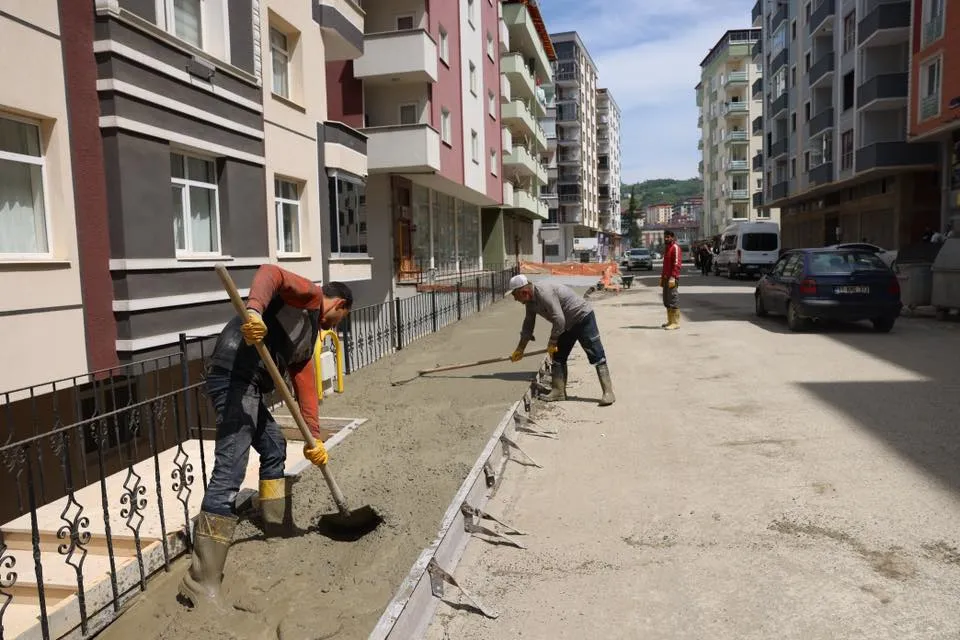 Yomra Belediyesi’nden Yoğun Çalışma Mesaisi Başkan Mustafa Bıyık İncelemelerde Bulundu
