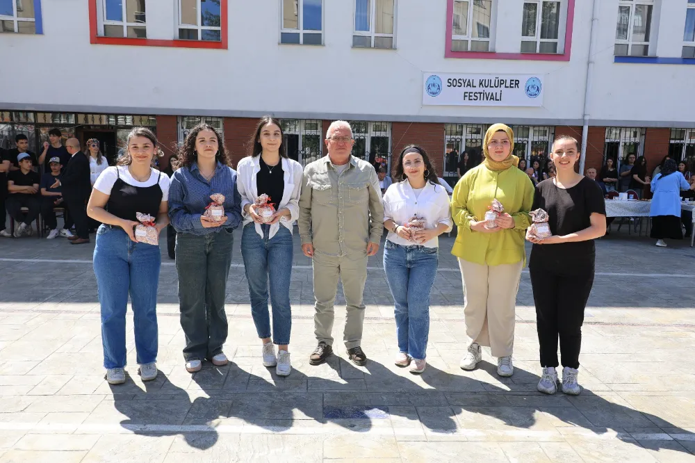 Arhavi Hüseyin Gürkan Anadolu Lisesi’nde Renkli Sosyal Kulüp Festivali