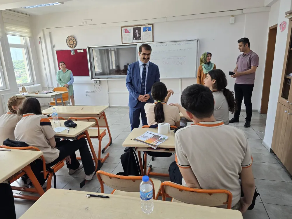 İl Milli Eğitim Müdürü Fahri Acar, Yenimahalle Ortaokulu’nu Ziyaret Etti