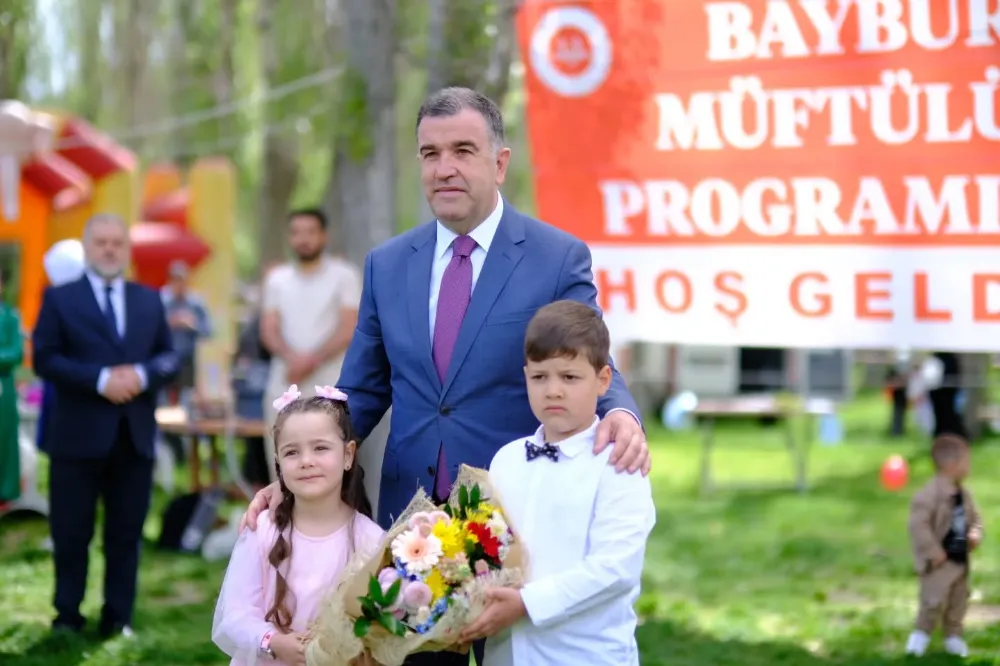Bayburt’ta 4-6 Yaş Kur’an Kursları Yıl Sonu Şenliği Coşkuyla Kutlandı