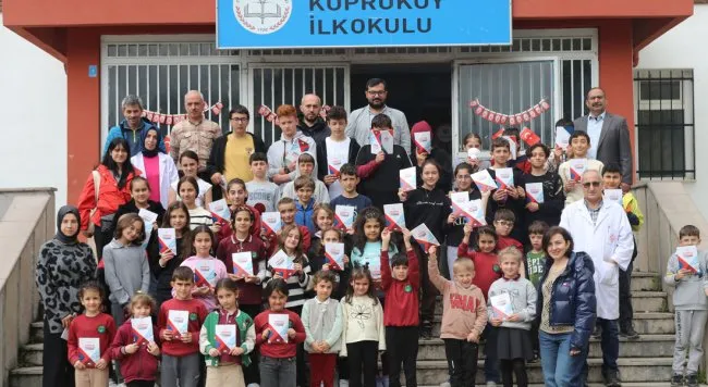 Rize’de Gençlere Güvenli İnternet ve Teknoloji Bağımlılığı Eğitimi Verildi