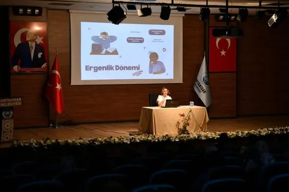 Trabzon Ortahisar Belediyesi’nden Velilere Sınav Kaygısı Semineri
