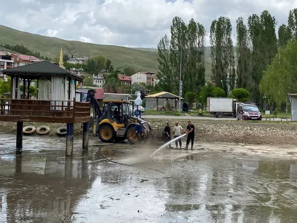 Bayburt Belediyesi’nden Şehir Genelinde Kapsamlı Temizlik Çalışmaları