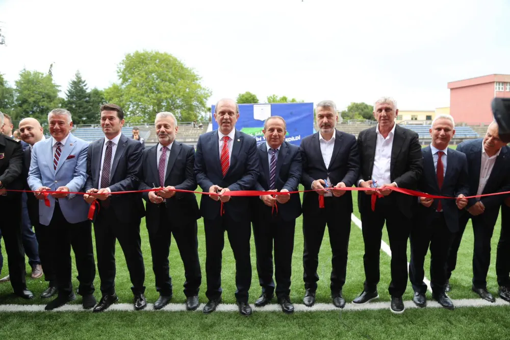 KTÜ’nün FIFA Belgeli Futbol Sahası Coşkulu Törenle Açıldı
