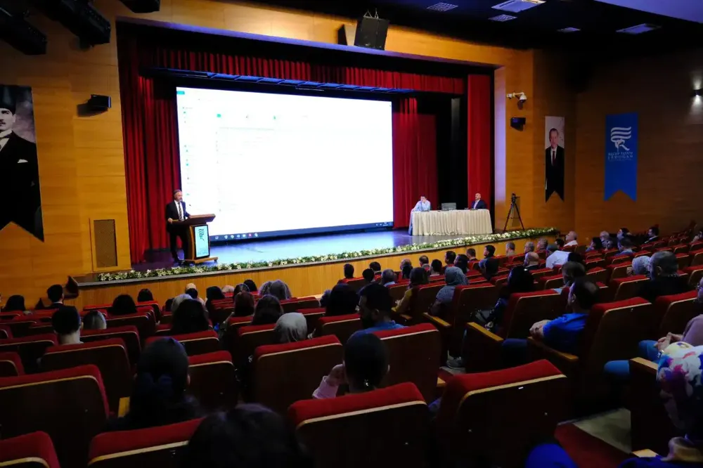 Recep Tayyip Erdoğan Üniversitesi’nde Akademik Kariyer Eğitim Programı Düzenlendi