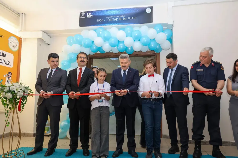 Artvin’de TÜBİTAK Bilim Fuarı ile Gençler Bilimle Buluşuyor