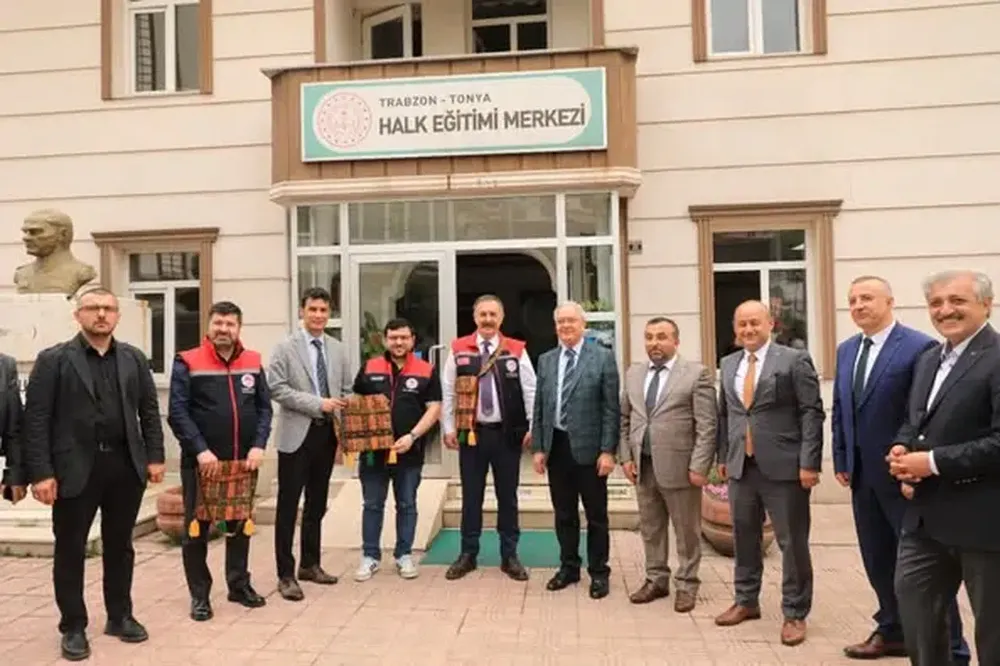 Tonya’da Yılsonu Sergisi: Eğitim ve Toplumsal Bilinç Bir Arada