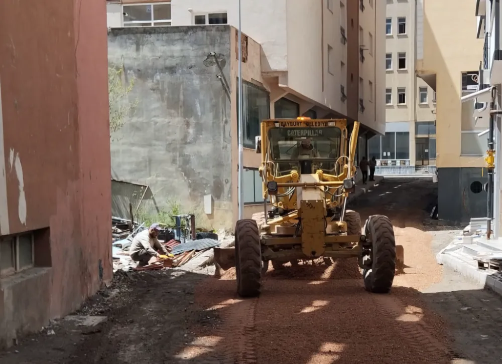 Bayburt Belediyesi’nden Ara Sokaklarda Yol Düzenleme Çalışmaları