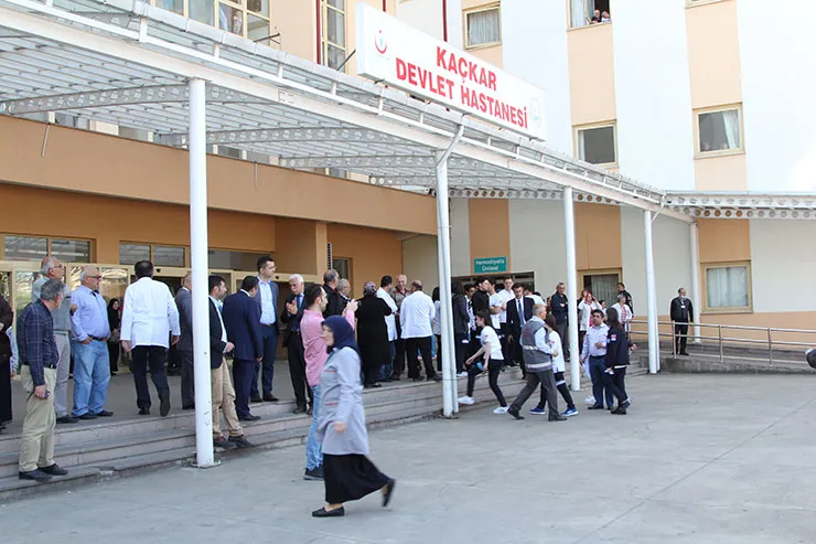 Kaçkar Devlet Hastanesi’ne 4 Yeni Pratisyen Hekim, Rize’ye İlk Algoloji Uzmanı Atanıyor