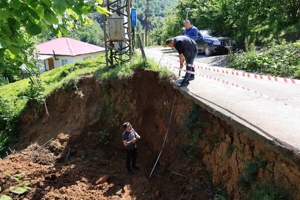 Arhavi Belediyesi’nden Yukarı Hacılar Mahallesi’nde Taş Duvar Çalışması