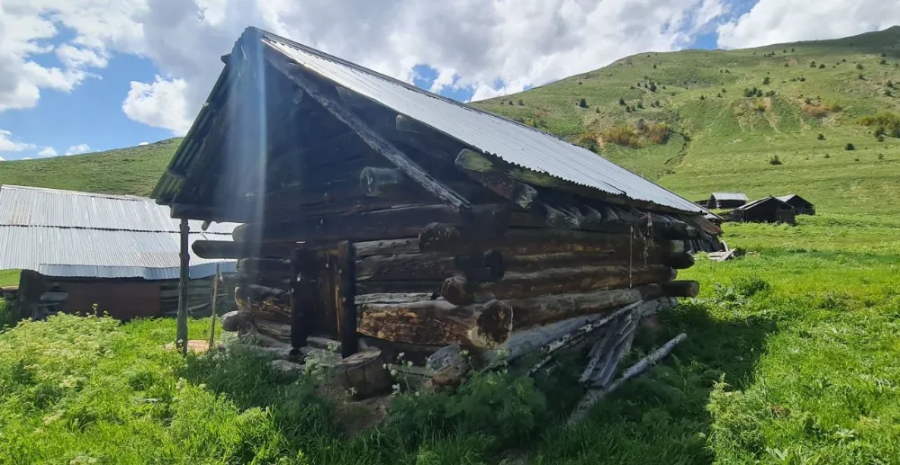 Zirvelerde Saklı Bir Cennet: Yıldız Tepe (Hotar) ve Yaylaları Keşfedilmeyi Bekliyor
