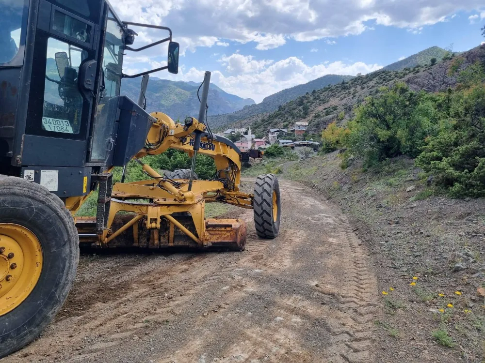 İspir’de Yayla ve Mezra Yollarına Bahar Dokunuşu: Greyderler Sahada